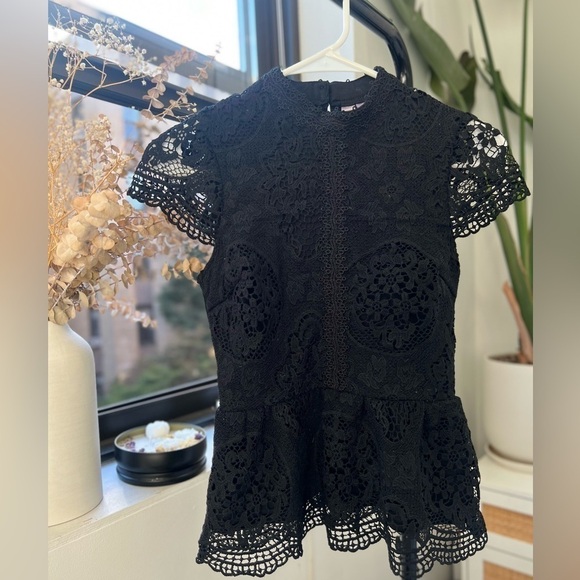 Black lace short sleeve top - Picture 3 of 5